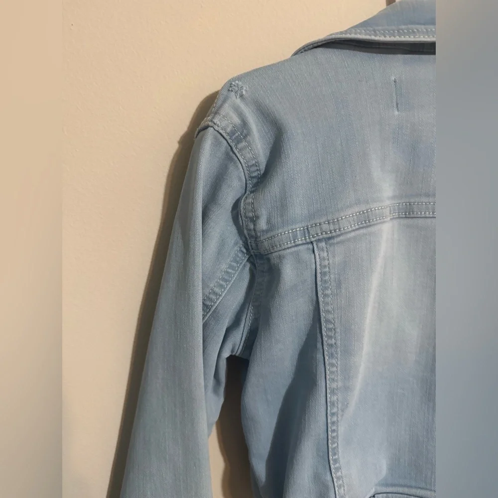Children’s Place Stretchy Light Wash Girls Size Sm 5/6 Distressed Denim Jacket